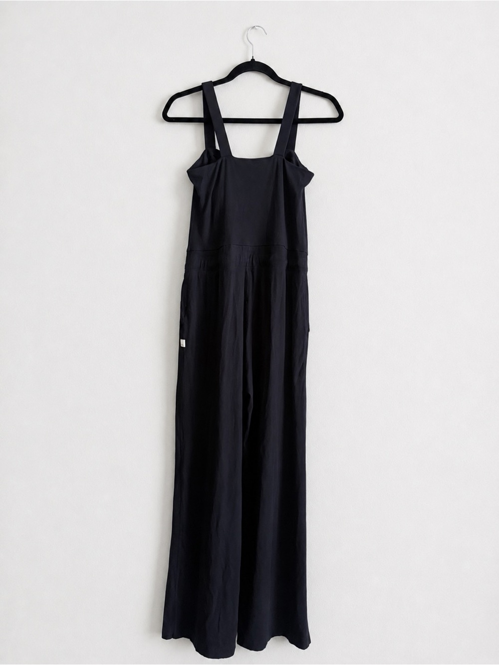 VUORI Mudra Jumpsuit in Black Size Medium - Picture 6 of 10